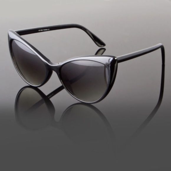 Black Cat Eye Sunglasses New - Picture 2 of 4